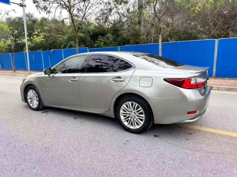 北海16年雷克萨斯ES8