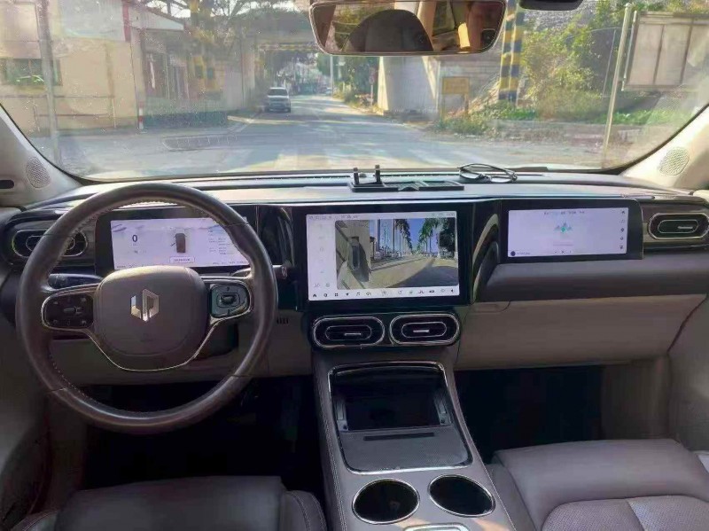 新余23年零跑汽车C116