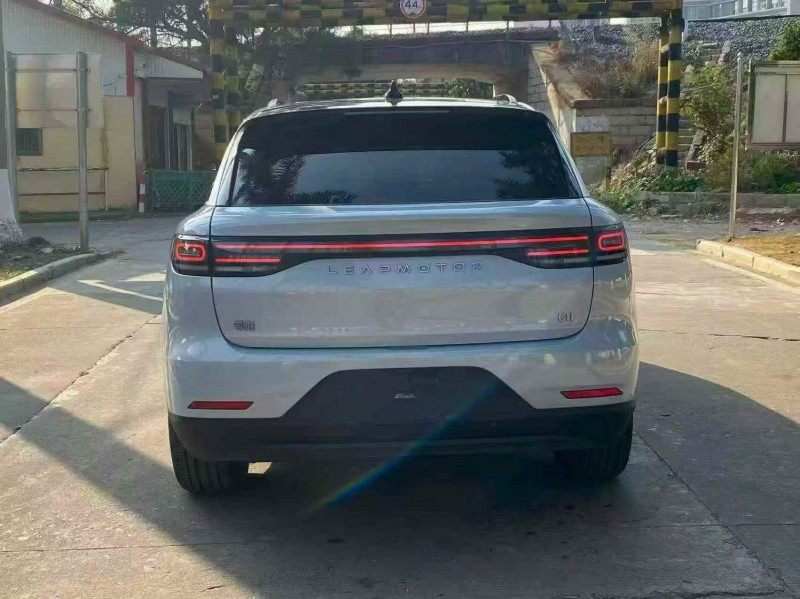 新余23年零跑汽车C119