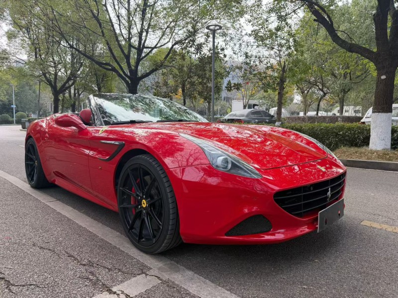 长沙16年法拉利California T2