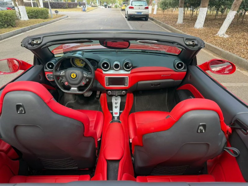 长沙16年法拉利California T6