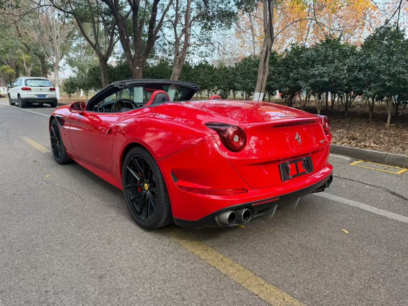 长沙16年法拉利California T7