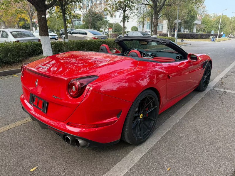 长沙16年法拉利California T8