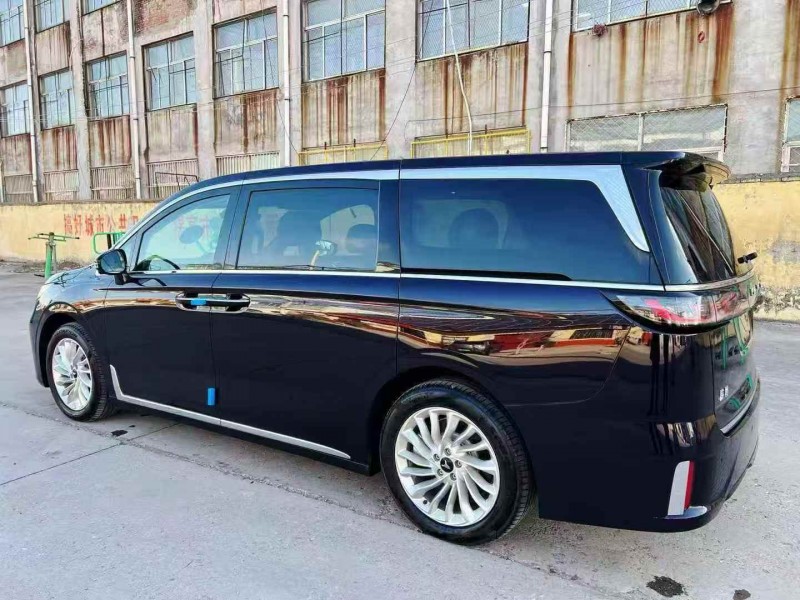 济南26年岚图汽车梦想家7