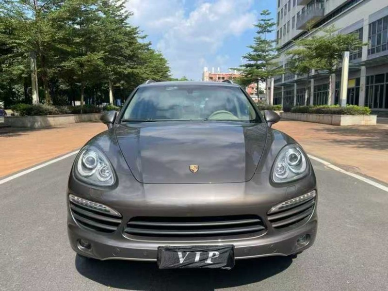 东莞13年保时捷卡宴1