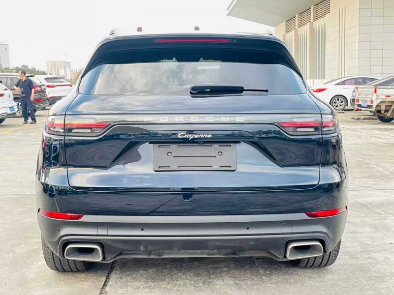 东莞19年保时捷卡宴8