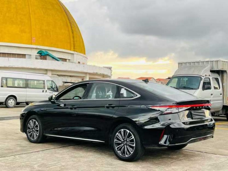 东莞25年奇瑞风云7