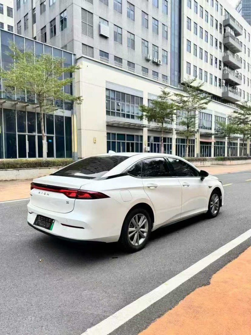 东莞23年传祺埃安S9