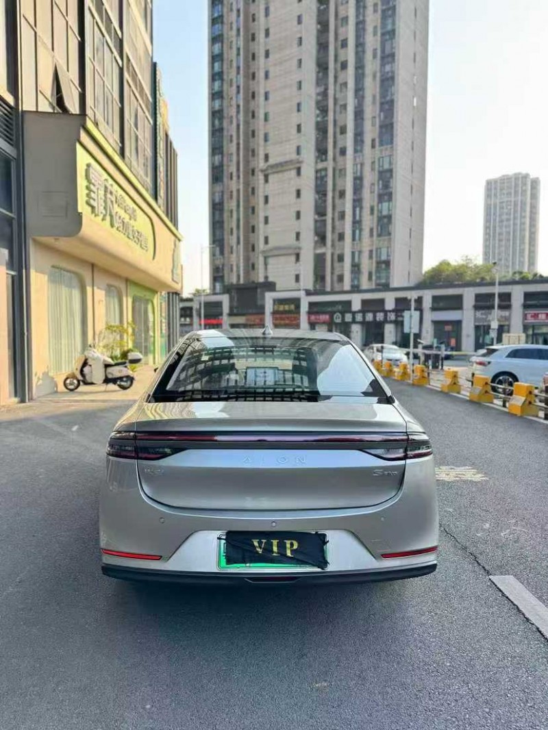 东莞25年传祺埃安S8