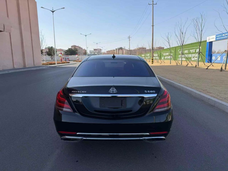 青岛19年奔驰迈巴赫S级9