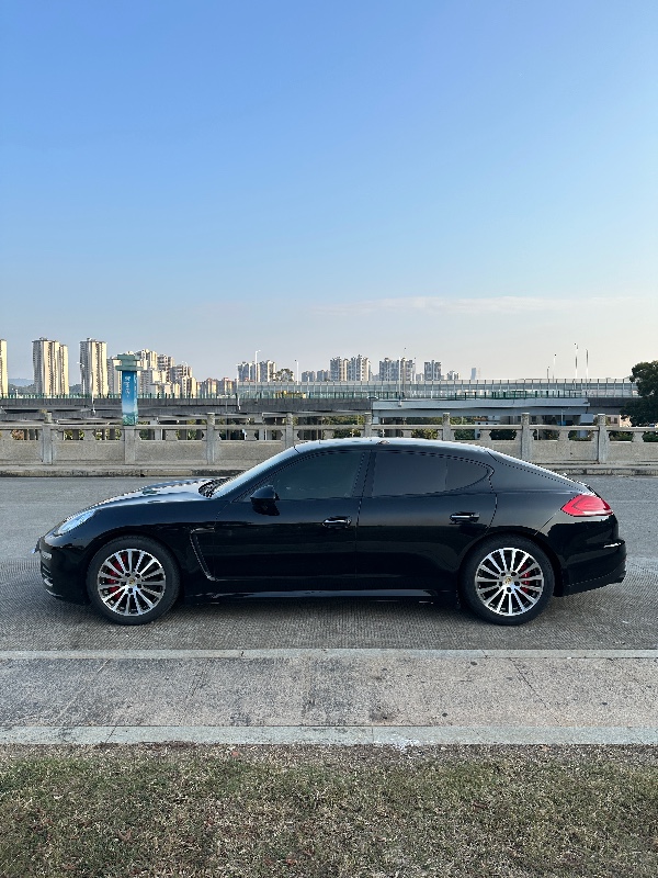 广州14年保时捷帕拉梅拉3