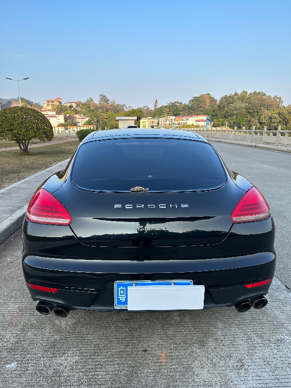 广州14年保时捷帕拉梅拉5