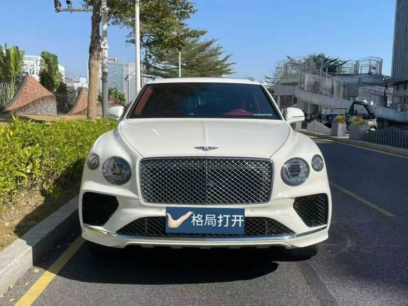 深圳21年宾利添越1