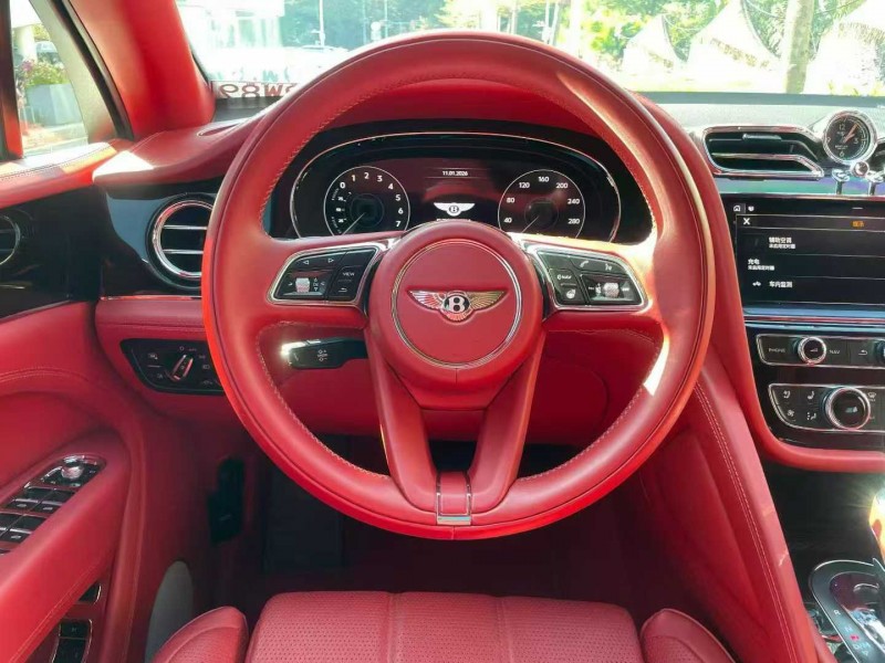 深圳21年宾利添越8