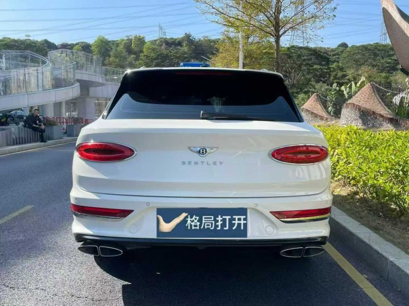 深圳21年宾利添越9