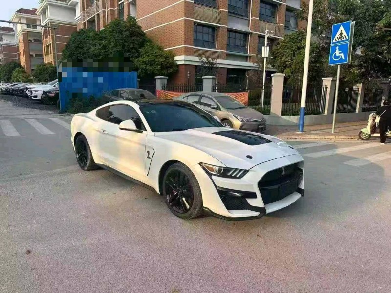 南宁17年福特野马3