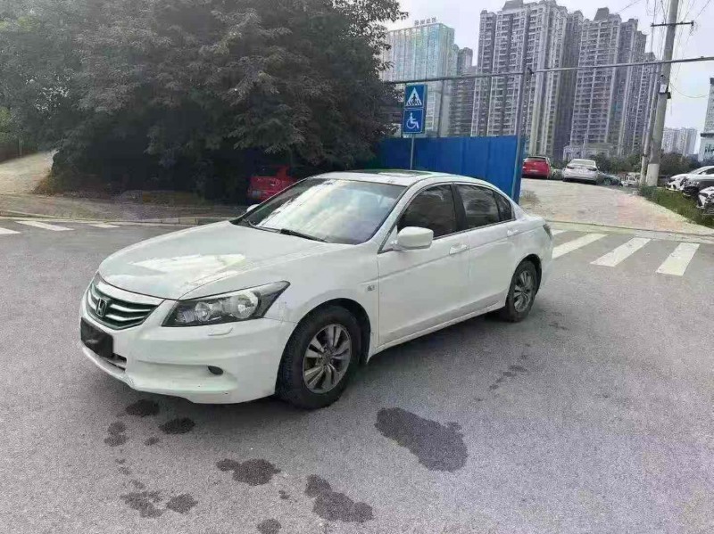 南宁12年本田雅阁3