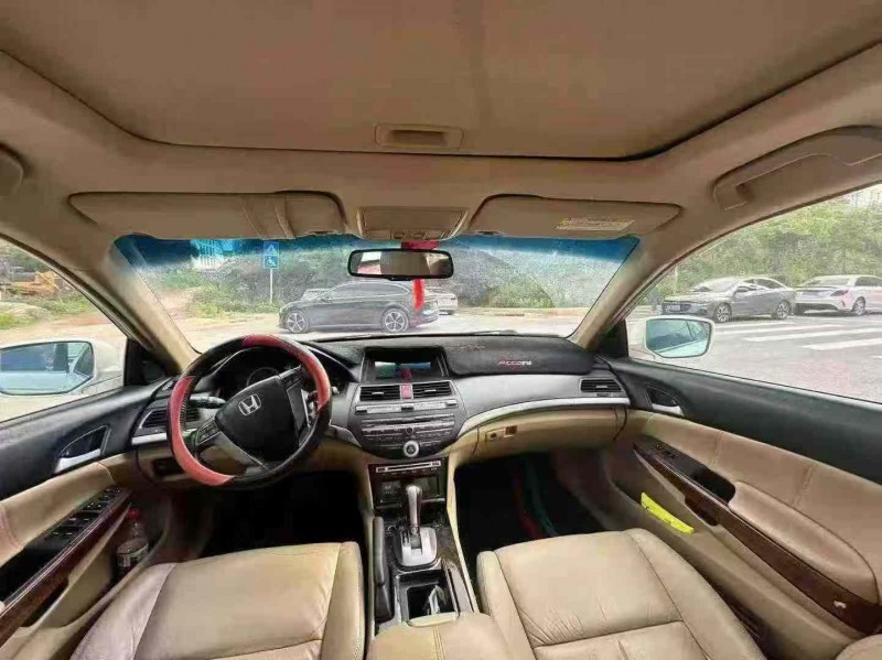 南宁12年本田雅阁4