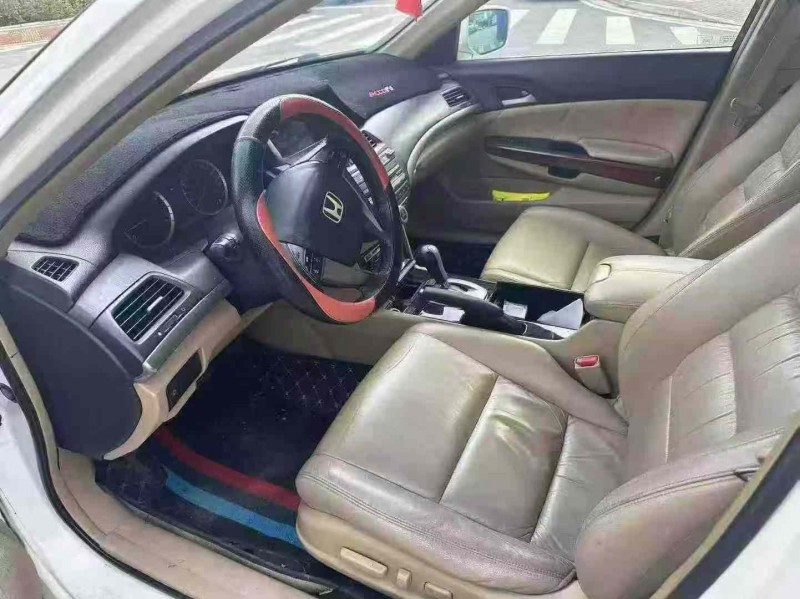 南宁12年本田雅阁5