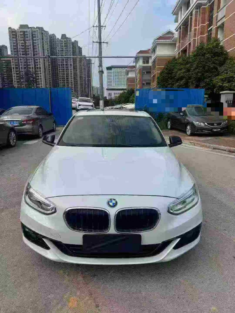 南宁18年宝马1系1