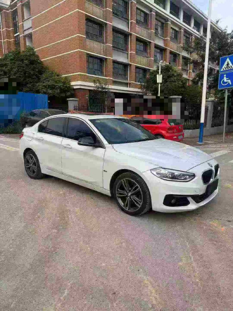 南宁18年宝马1系2