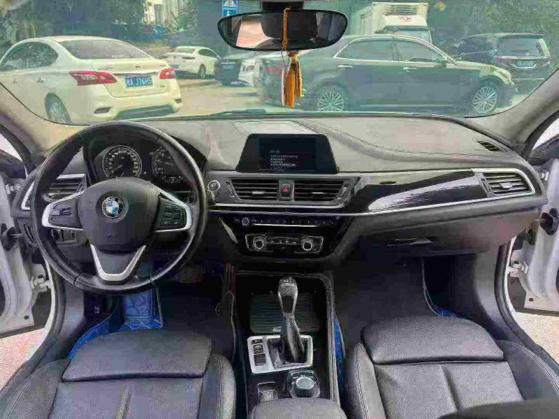 南宁18年宝马1系5