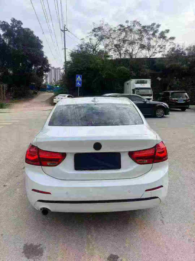 南宁18年宝马1系9