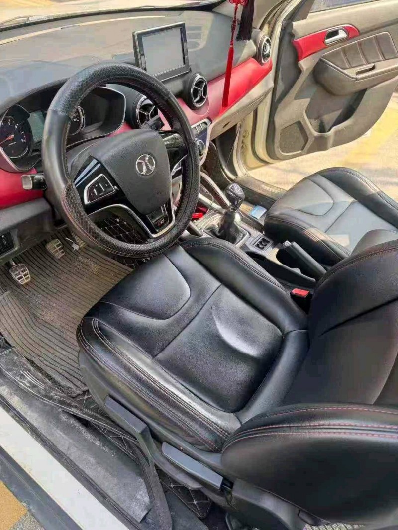 南宁19年北汽制造绅宝4