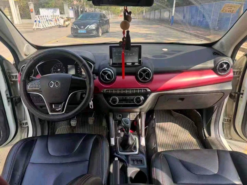 南宁19年北汽制造绅宝5