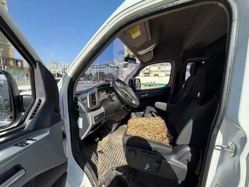 阜阳24年大通V805