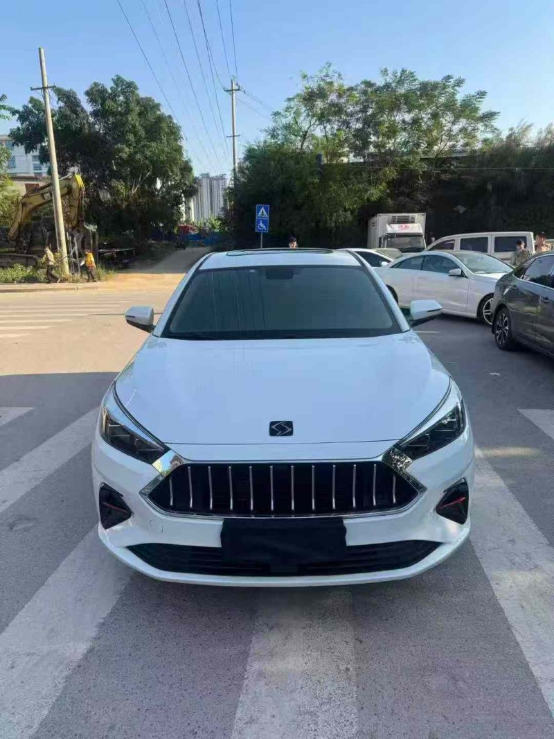 南宁22年江淮思皓1