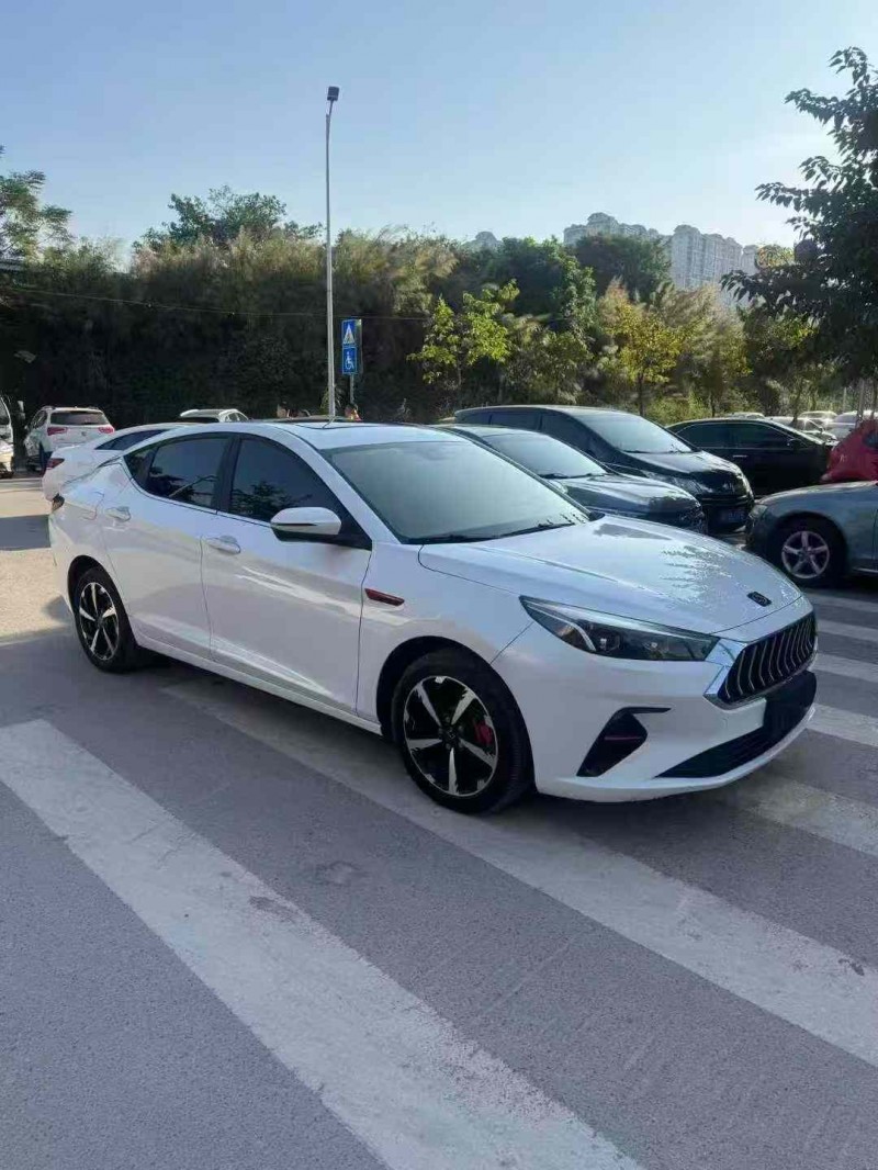 南宁22年江淮思皓2