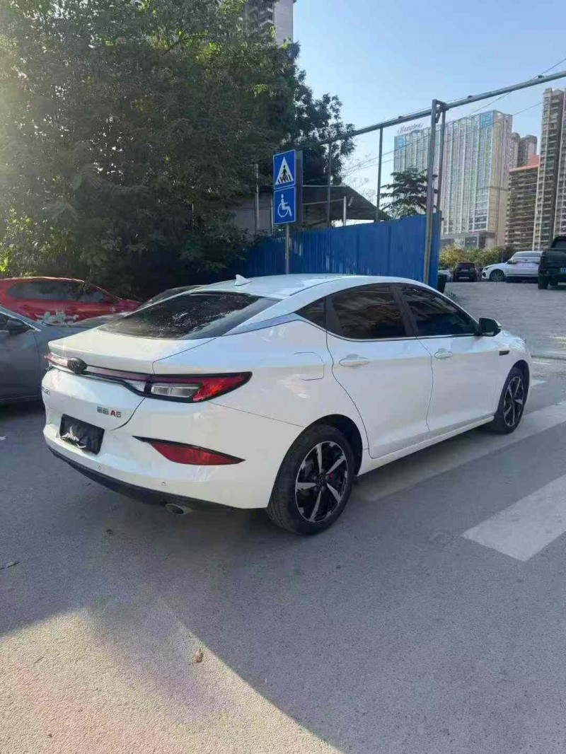 南宁22年江淮思皓7