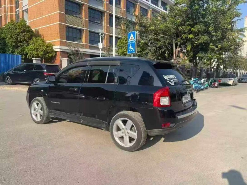 南宁12年Jeep指南者8