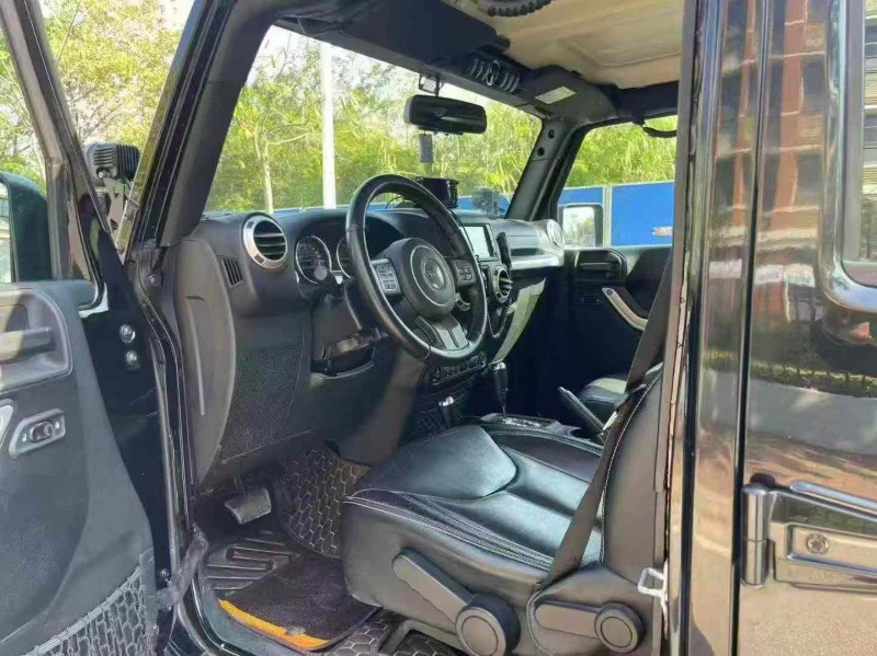 南宁18年Jeep牧马人4