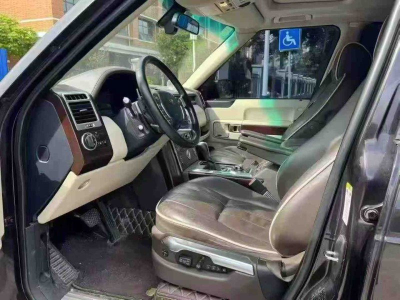 南宁11年路虎揽胜行政4