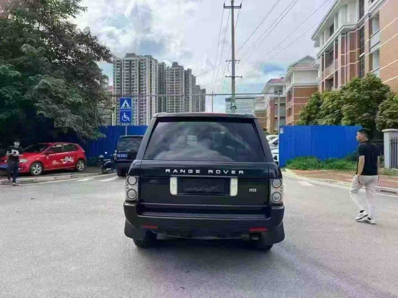 南宁11年路虎揽胜行政9