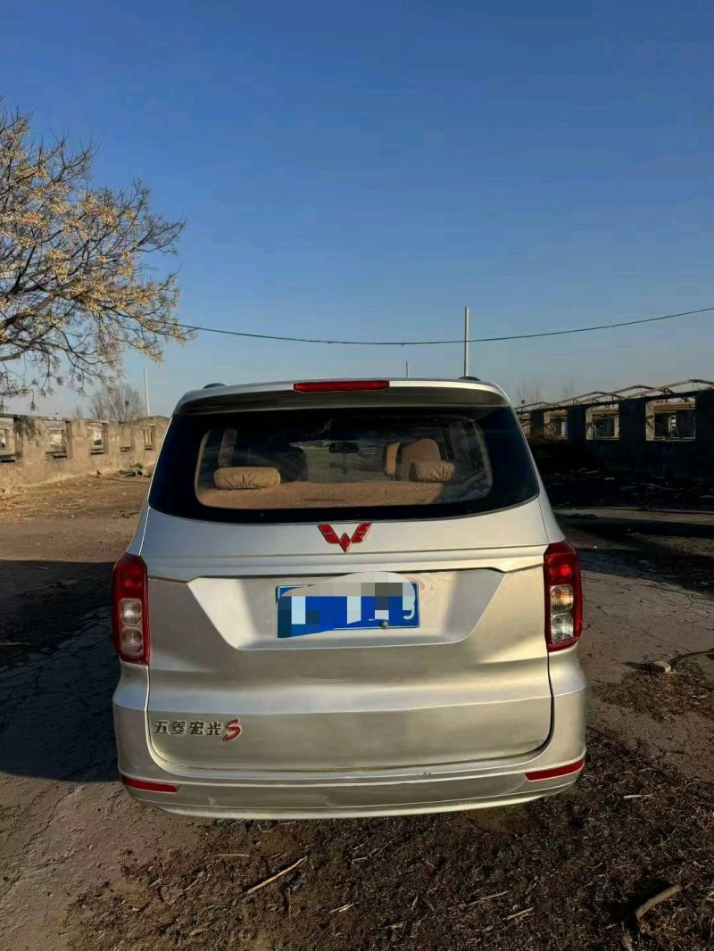 鹤壁19年五菱汽车宏光5