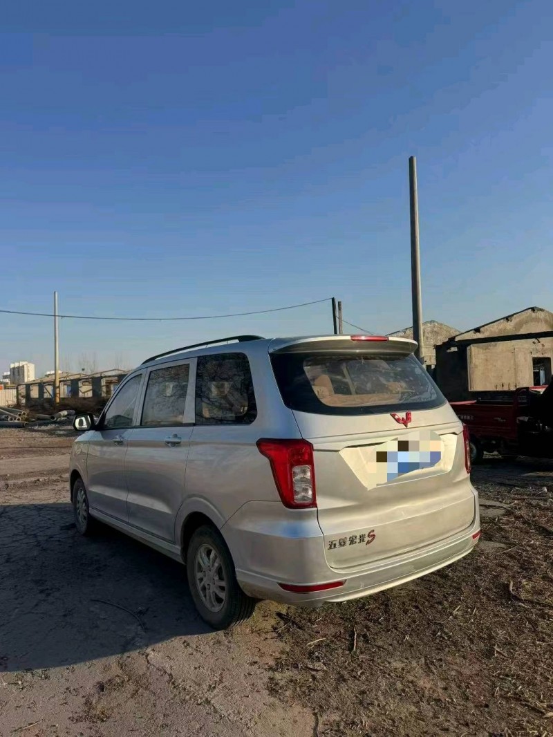 鹤壁19年五菱汽车宏光6