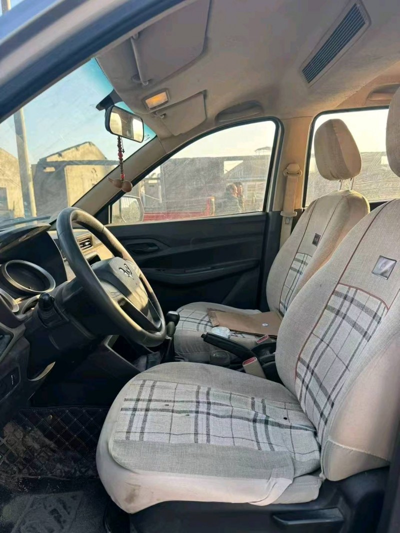 鹤壁19年五菱汽车宏光7