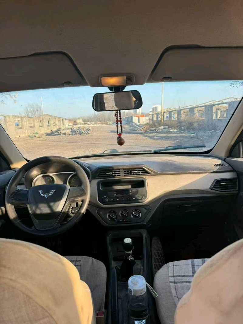 鹤壁19年五菱汽车宏光9