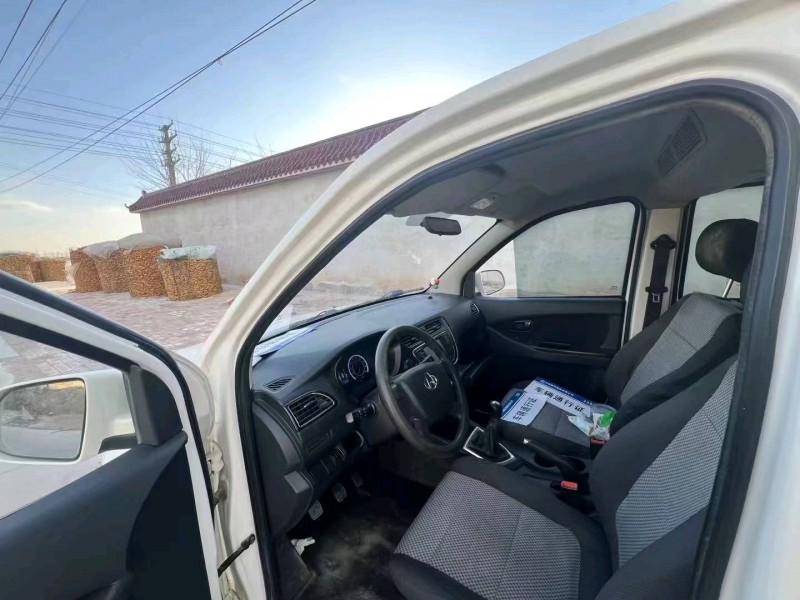 张家口23年长安汽车欧诺7