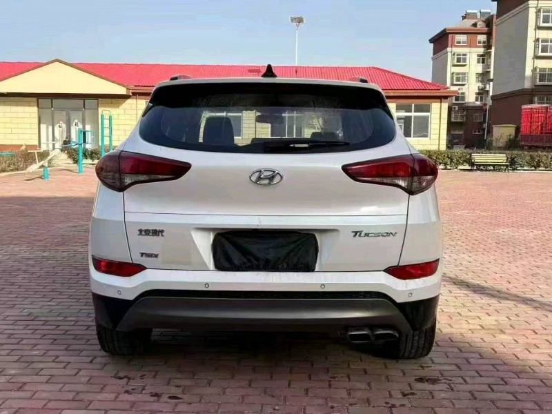 东营17年现代途胜2