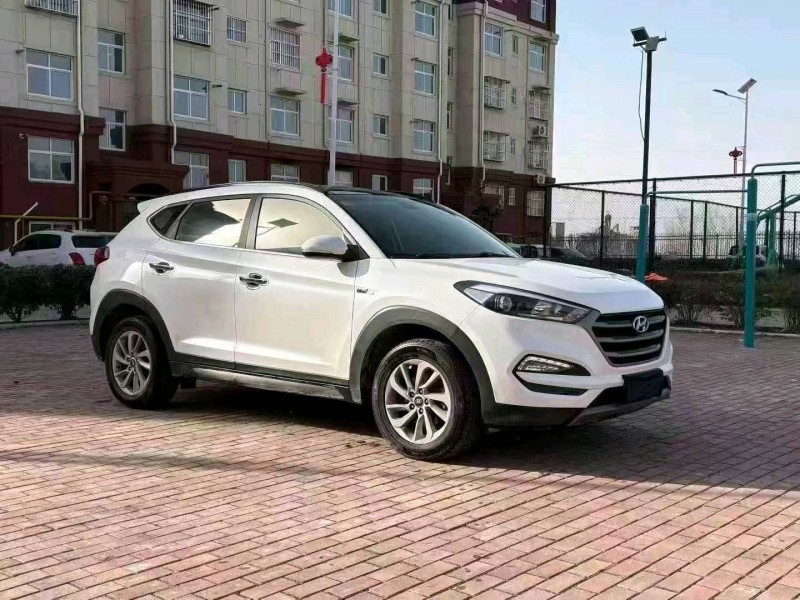 东营17年现代途胜4