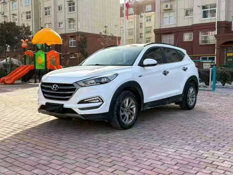 东营17年现代途胜6