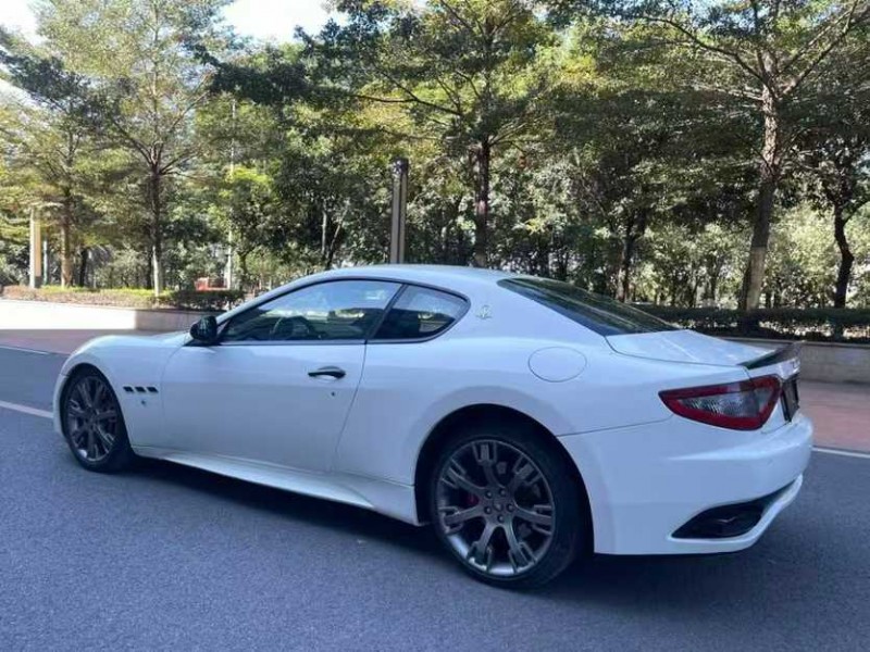 深圳15年瑪莎拉蒂Ghibli7