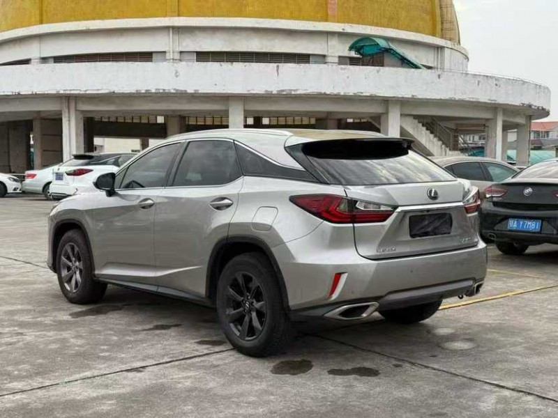 湛江17年雷克萨斯RX8