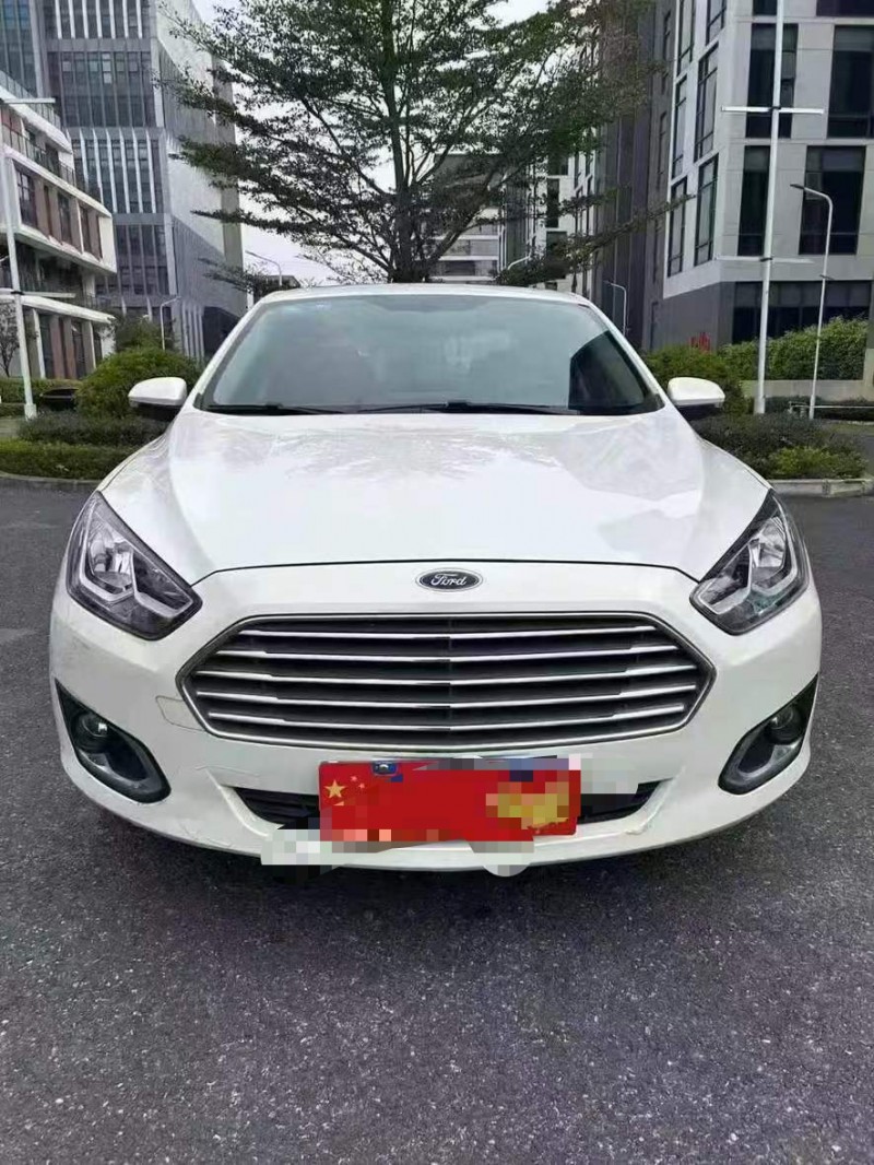 深圳17年福特福睿斯1