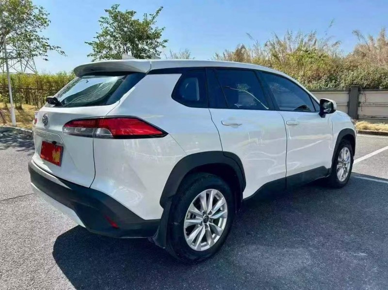 珠海23年丰田锐放8