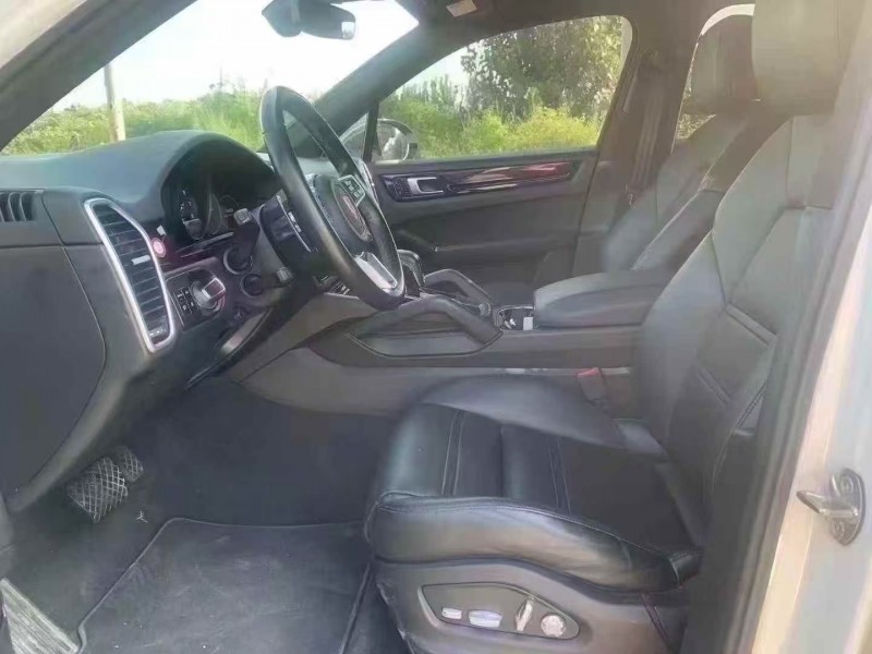 郑州19年保时捷卡宴5